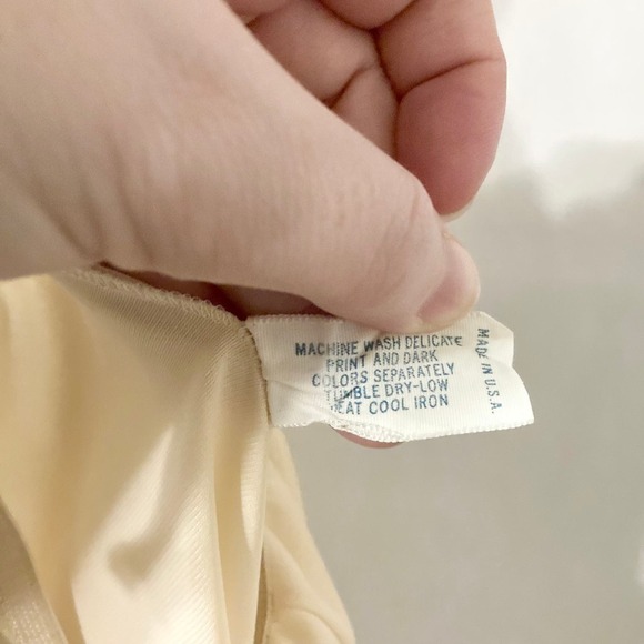 Vanity Fair Women's M Vintage Beige Satin Half Slip - Picture 8 of 8